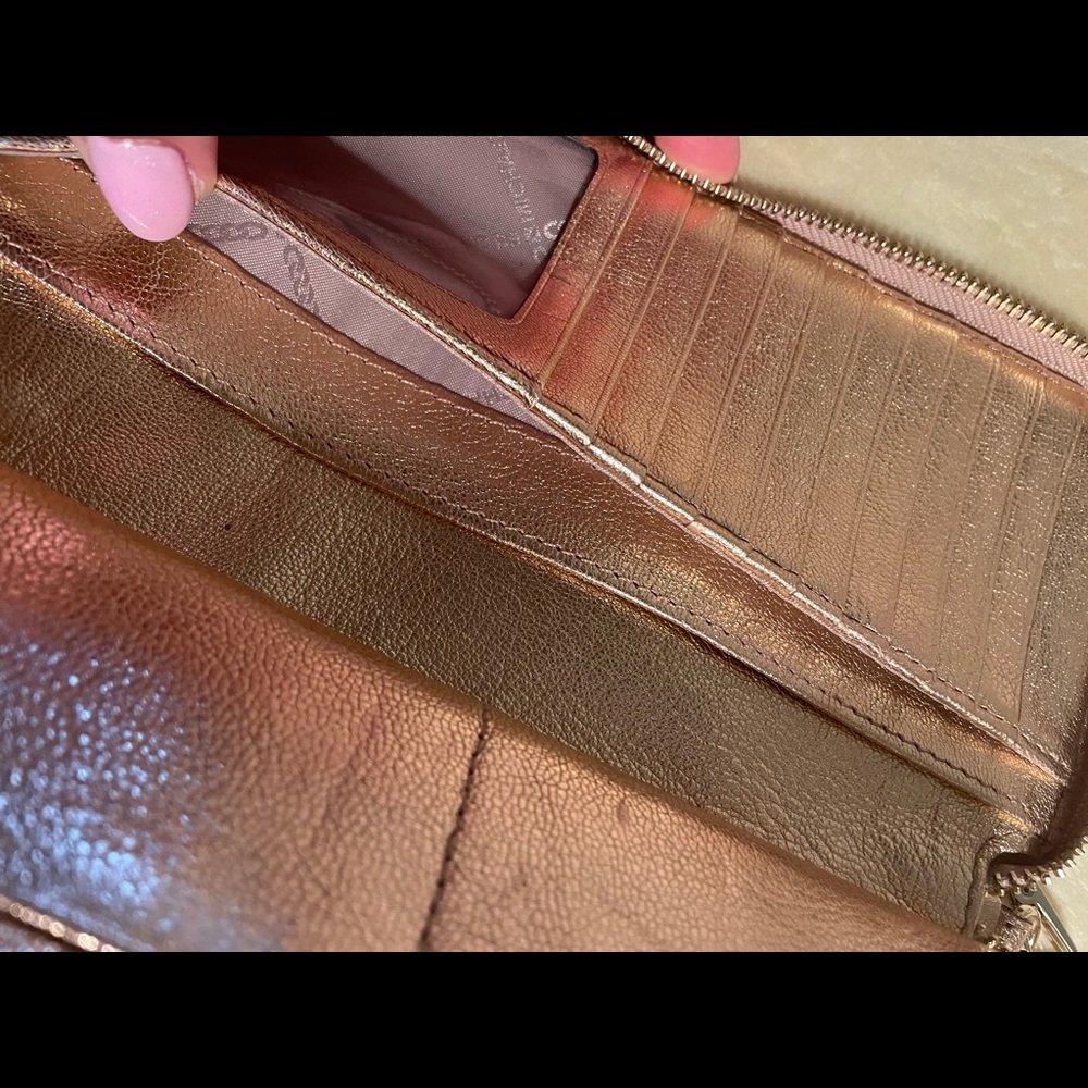 Michael Kors wristlet with 12 card slots, pockets + change purse. GORGEOUS!! - Picture 5 of 8